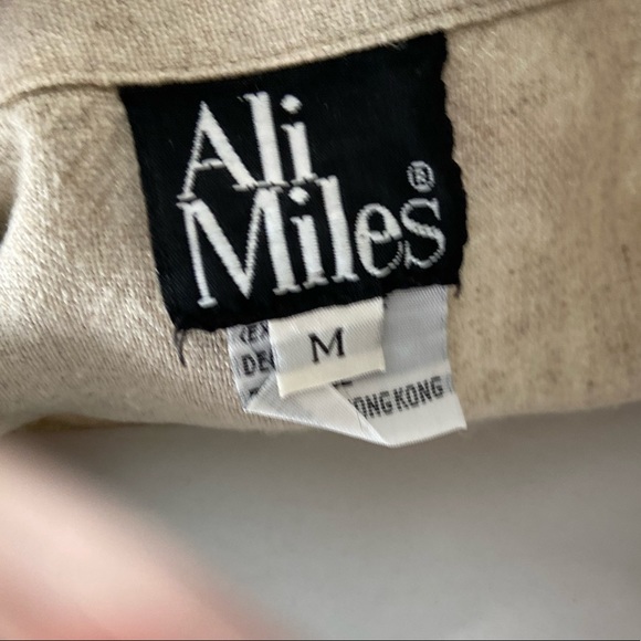 Top - Picture 2 of 3